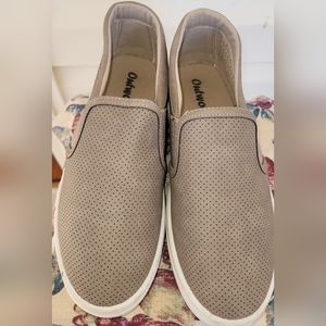 Outwoods Tan Sneakers Size 9 Nearly New 🙂